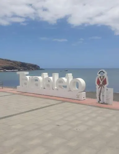 A Orillas De La Playa De 타라할레호