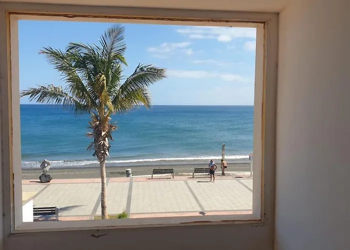 A Orillas De La Playa De 타라할레호