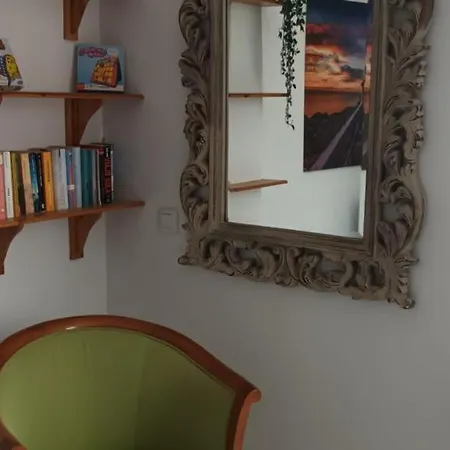 A Orillas De La Playa De