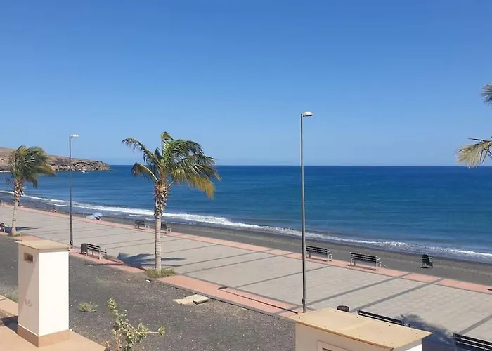 A Orillas De La Playa De Apartment