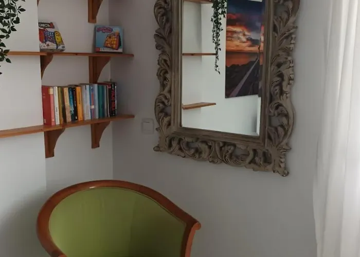 A Orillas De La Playa De